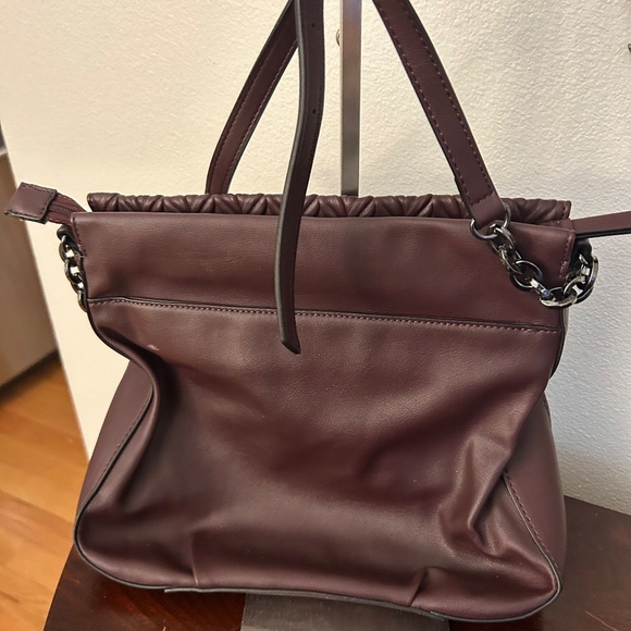 Simply Cute - Picture 3 of 3